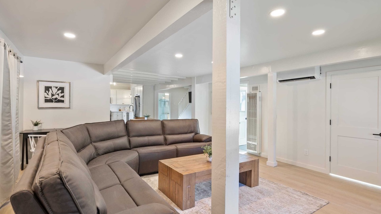 Photo of Livingroom in Lakeside Park