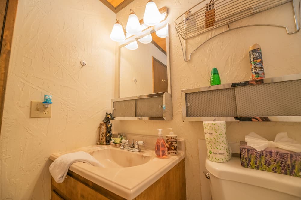Photo of Bathroom in Whispering Forest
