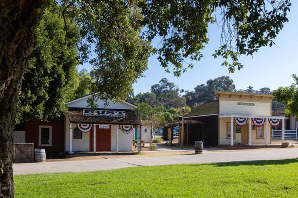 Photo of Outdoor in Mission Hills