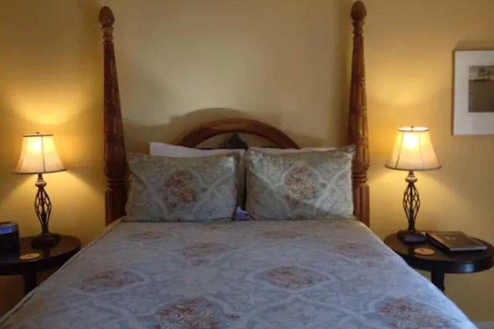 Photo of Bedroom in Deepwell Estates