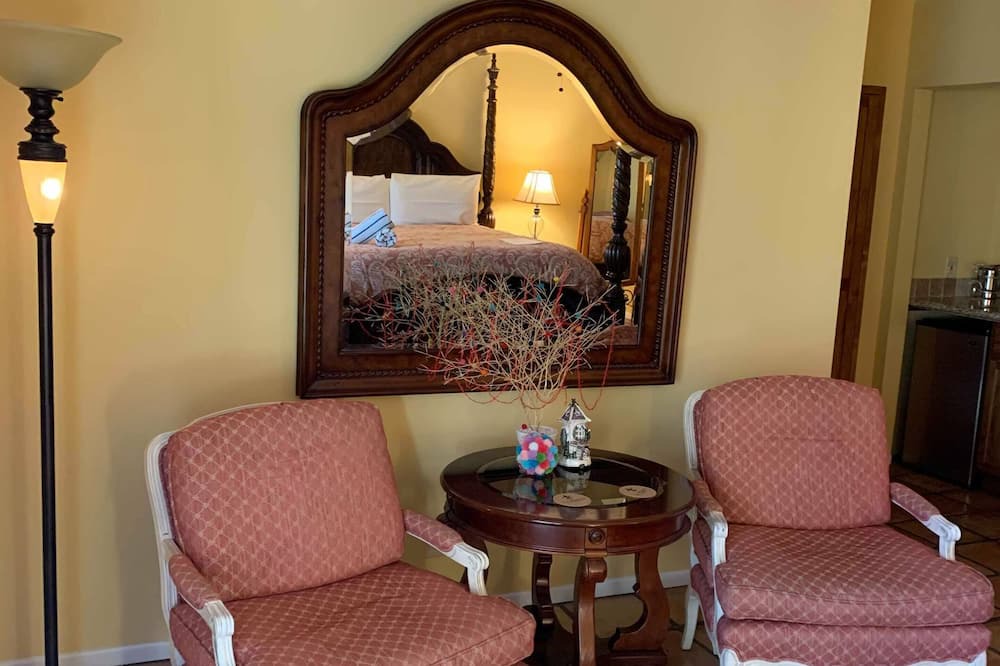 Photo of Livingroom in Deepwell Estates