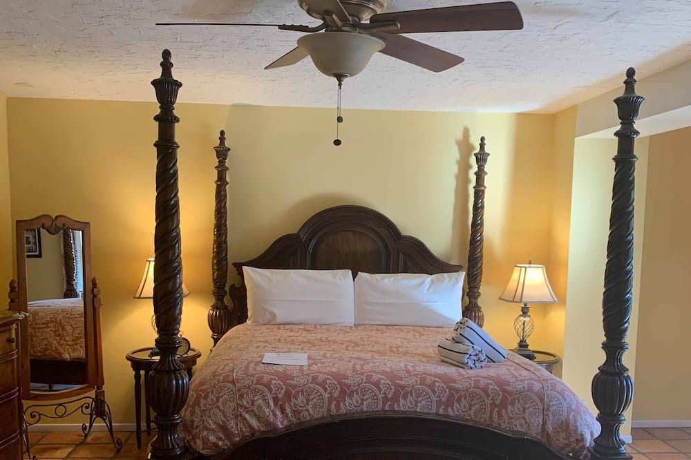 Photo of Bedroom in Deepwell Estates