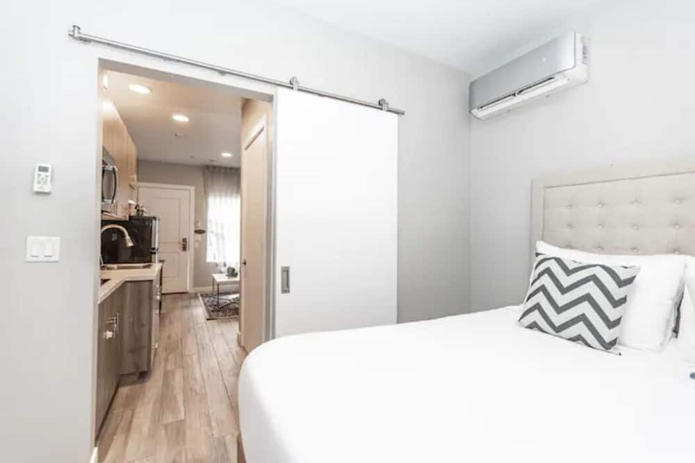 Photo of Bedroom in Mission Hills