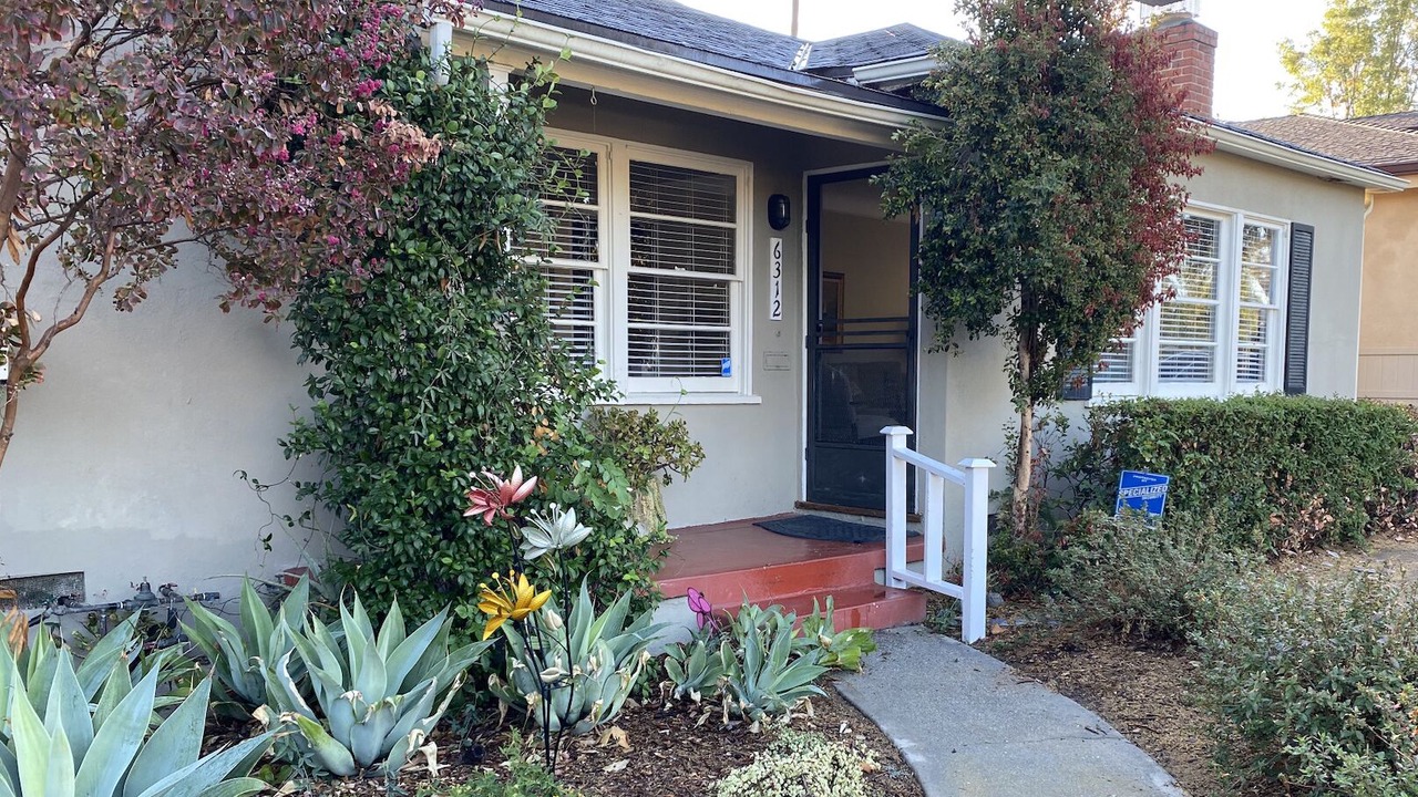 Photo of Outdoor in Valley Glen