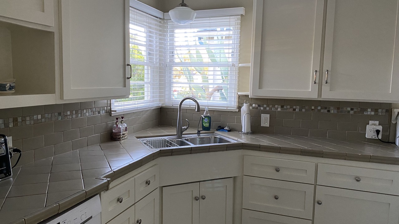 Photo of Kitchen in Valley Glen
