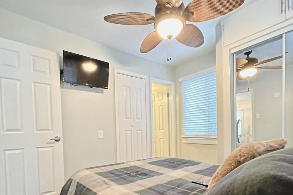 Photo of Bedroom in Crestline