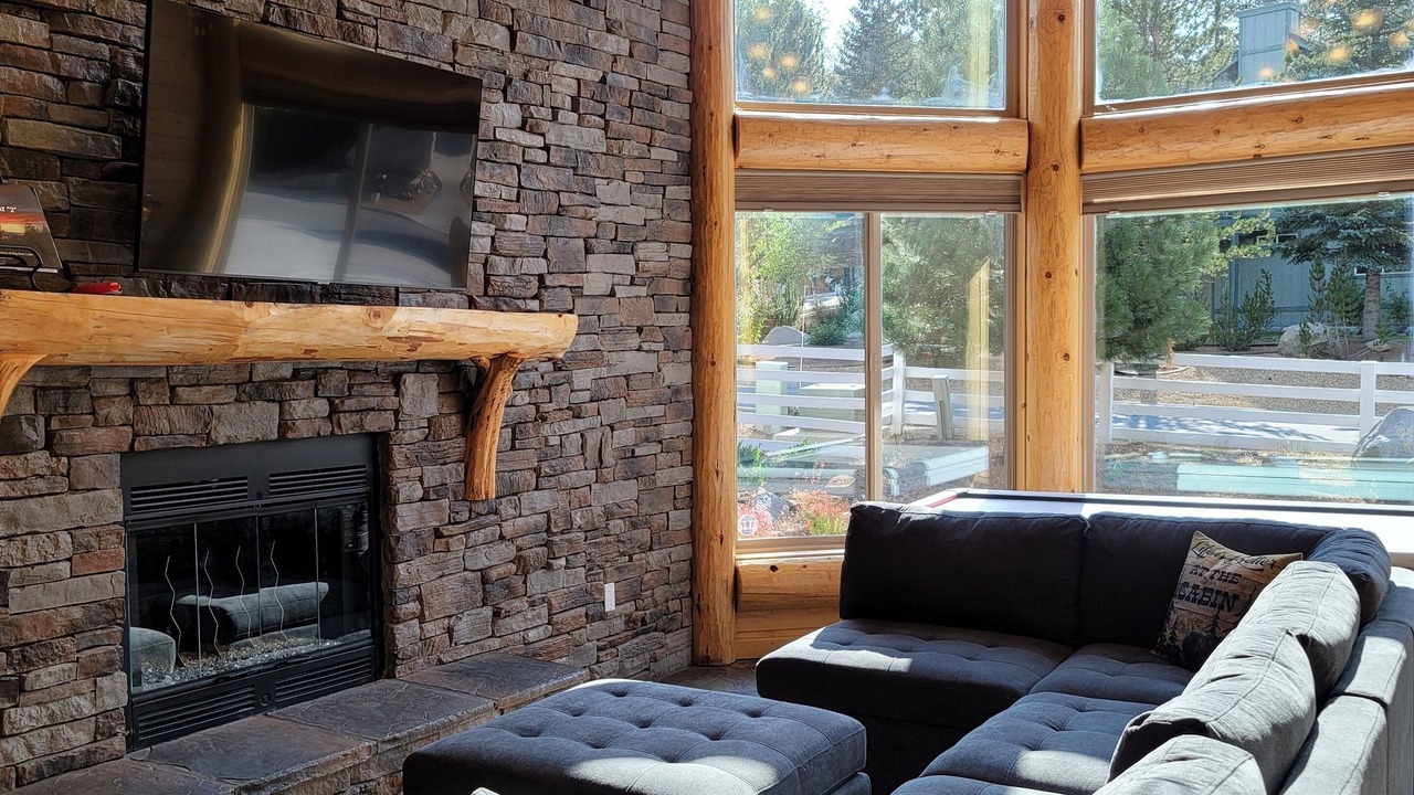 Photo of Livingroom in Eagle Mountain Estates