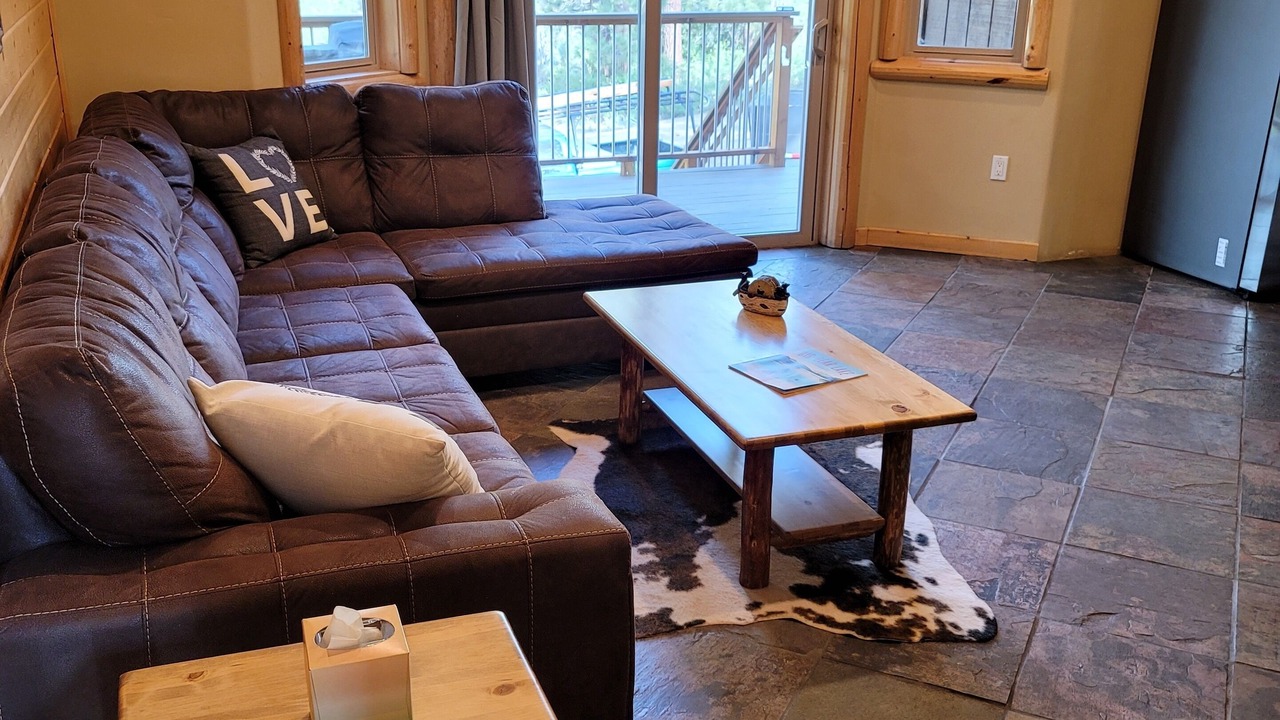 Photo of Livingroom in Eagle Mountain Estates