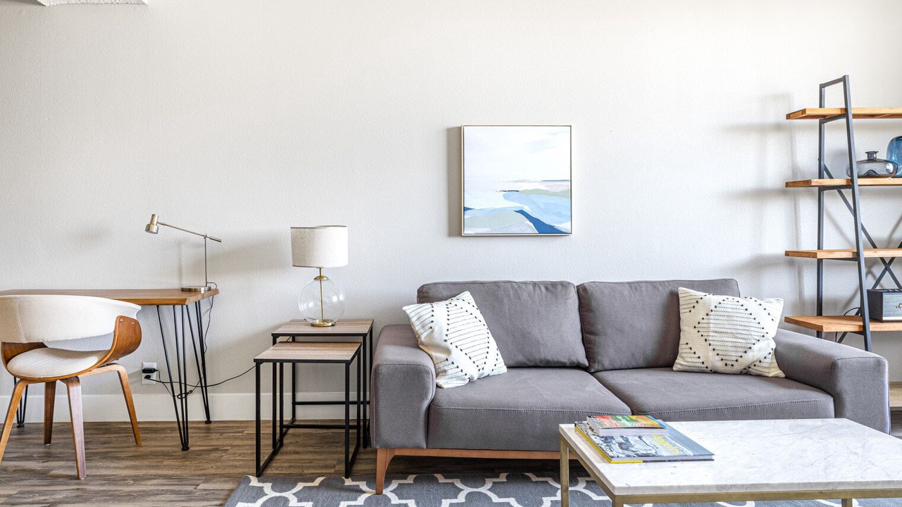 Photo of Livingroom in Greater Wilshire - Hancock Park