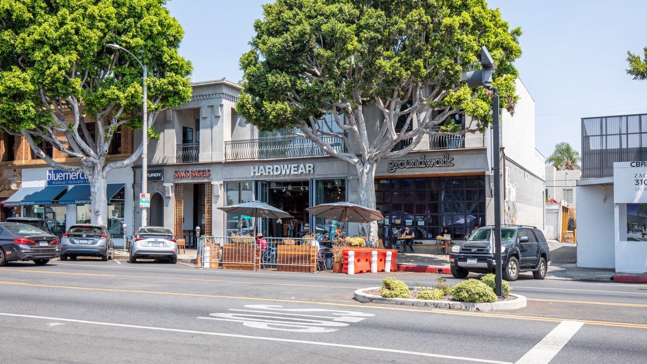 Photo of Outdoor in Greater Wilshire - Hancock Park