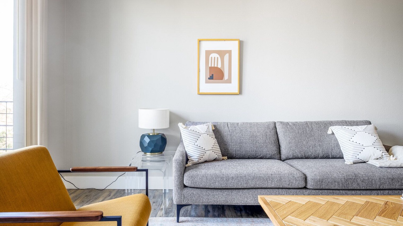 Photo of Livingroom in Greater Wilshire - Hancock Park