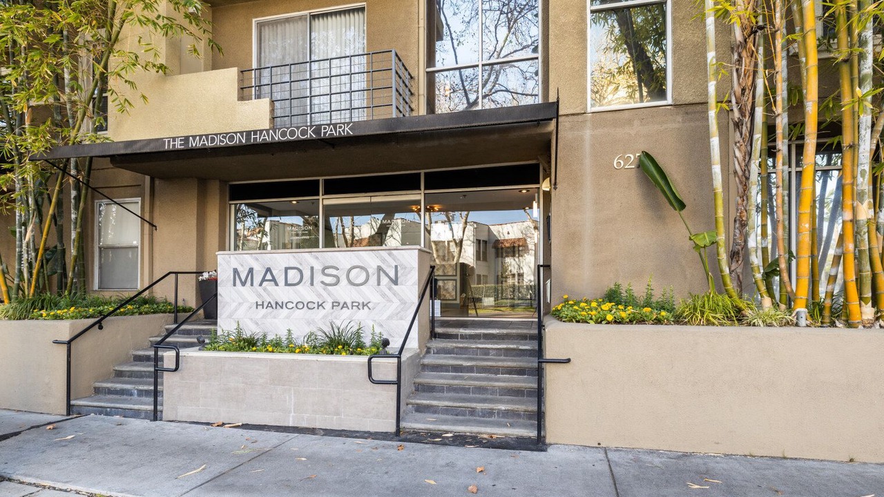 Photo of Outdoor in Greater Wilshire - Hancock Park