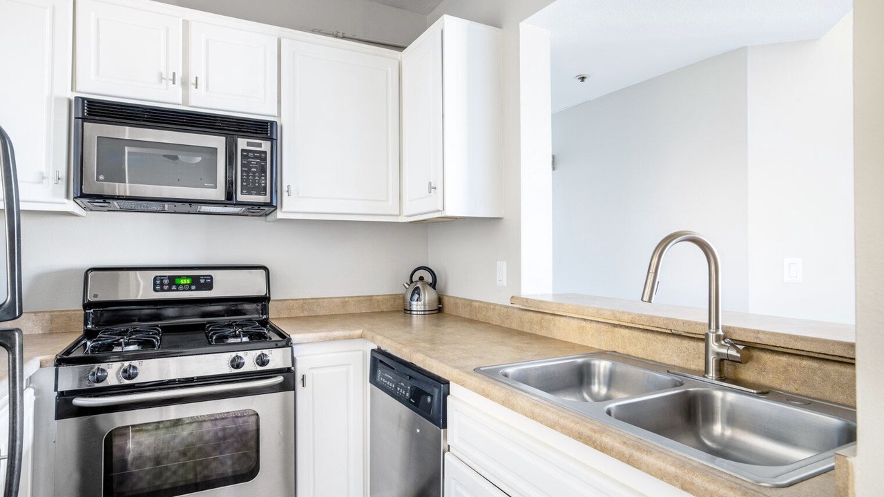Photo of Kitchen in Greater Wilshire - Hancock Park