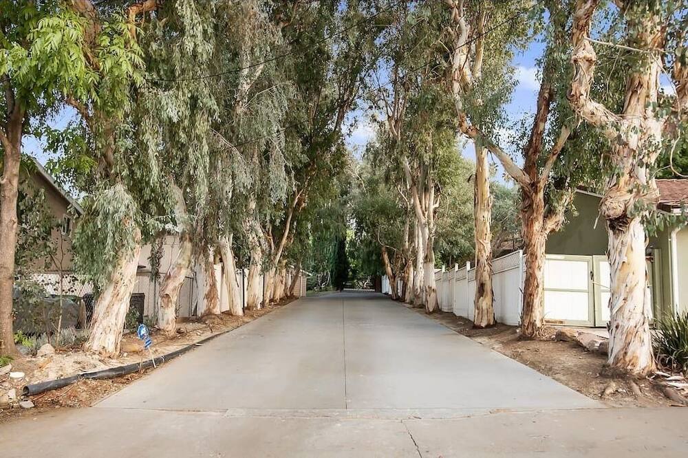 Photo of Others in Calabasas