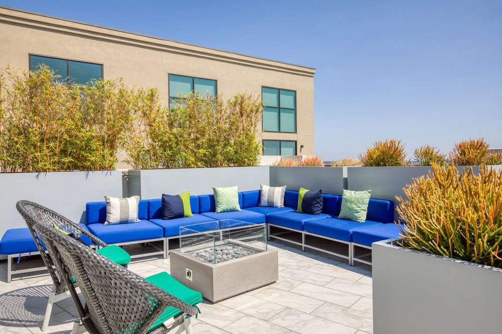 Photo of Patio Balcony in Mid-Wilshire