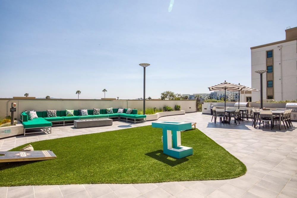 Photo of Outdoor in Mid-Wilshire