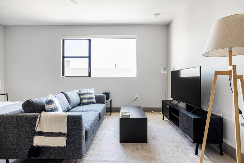 Photo of Livingroom in Mid-Wilshire