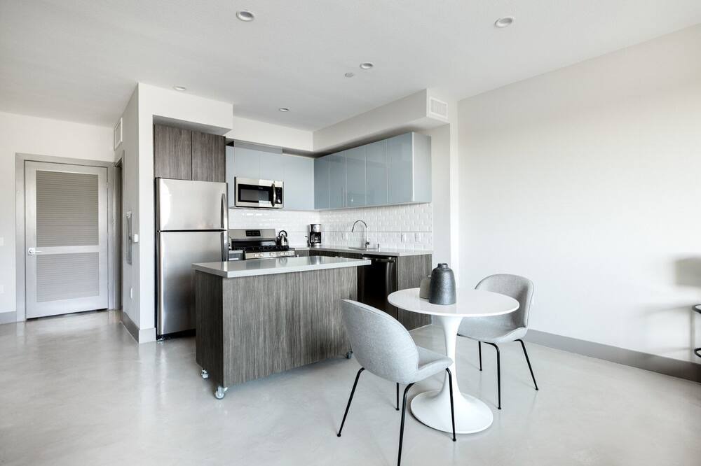 Photo of Kitchen in Mid-Wilshire