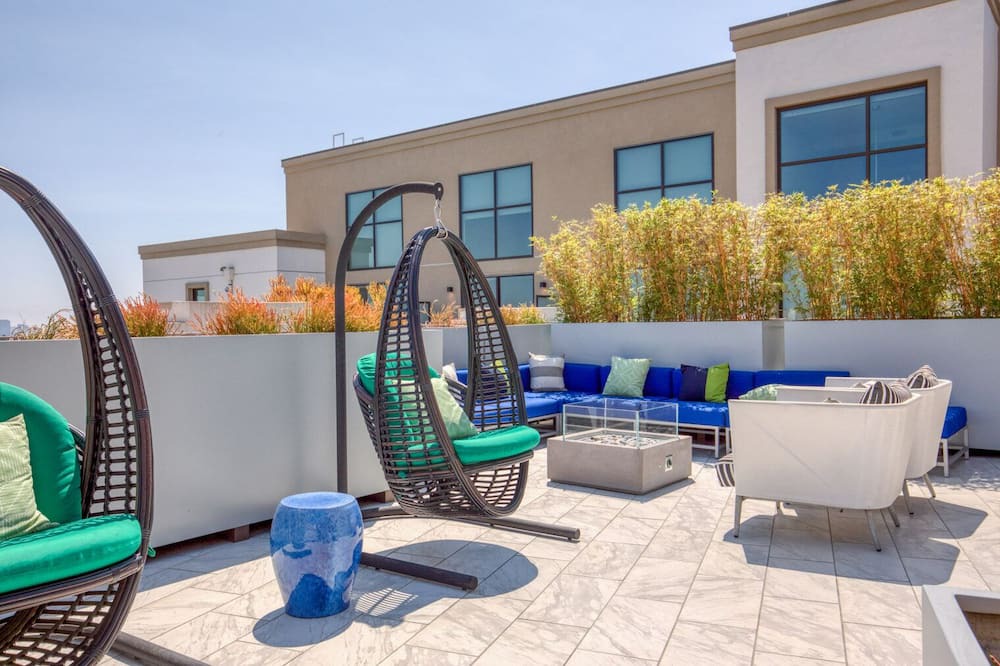 Photo of Patio Balcony in Mid-Wilshire