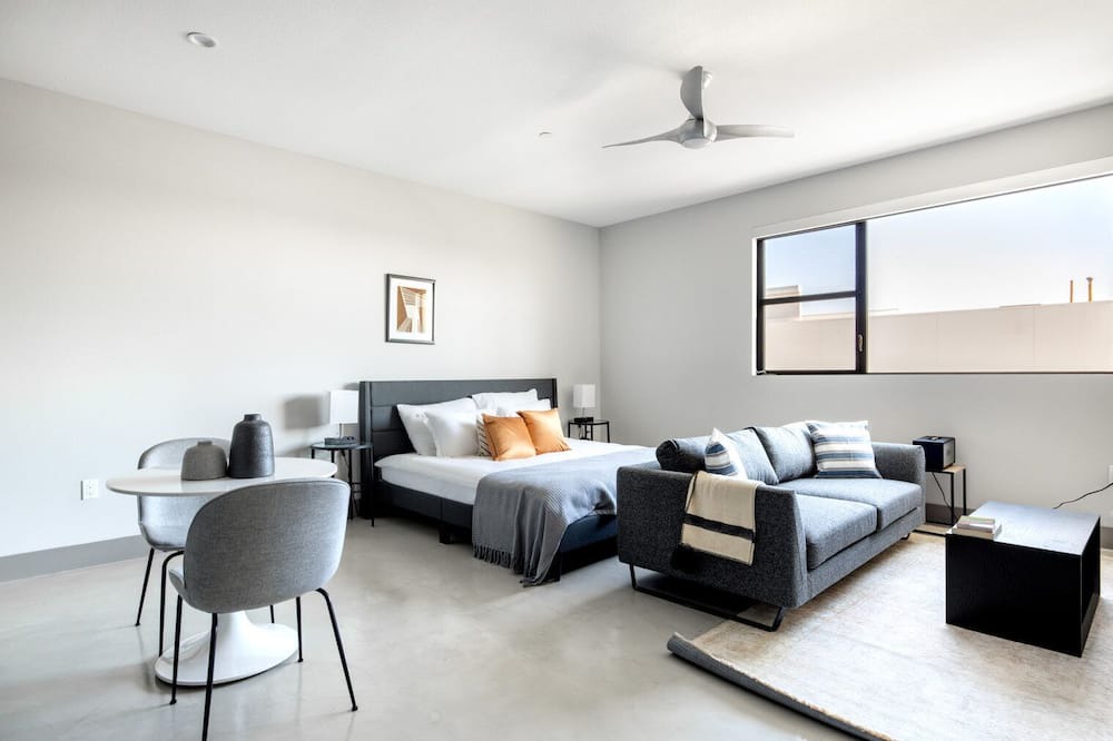 Photo of Bedroom in Mid-Wilshire