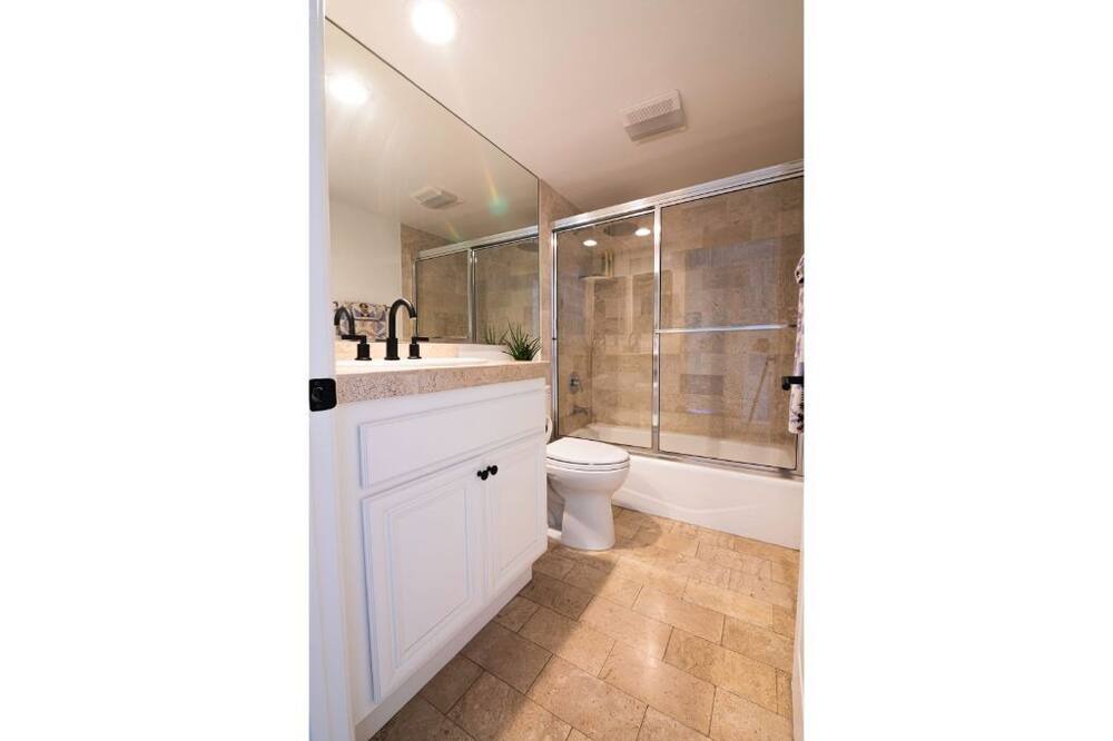 Photo of Bathroom in Marina Peninsula