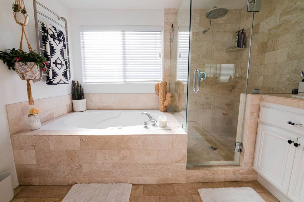 Photo of Bathroom in Marina Peninsula
