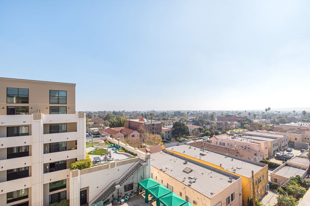 Photo of Others in Mid-Wilshire