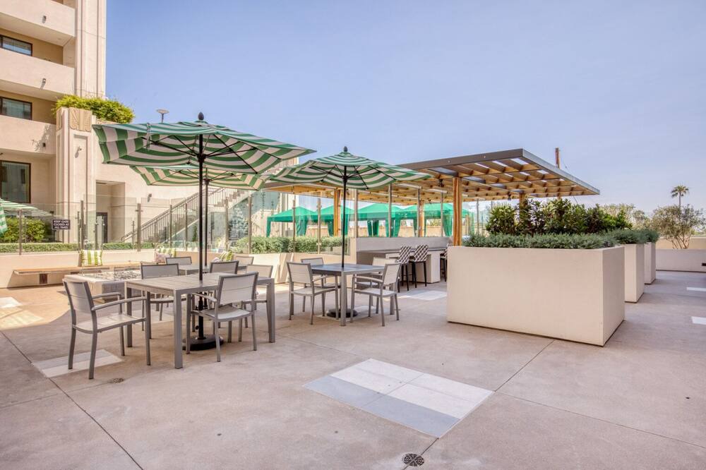 Photo of Patio Balcony in Mid-Wilshire