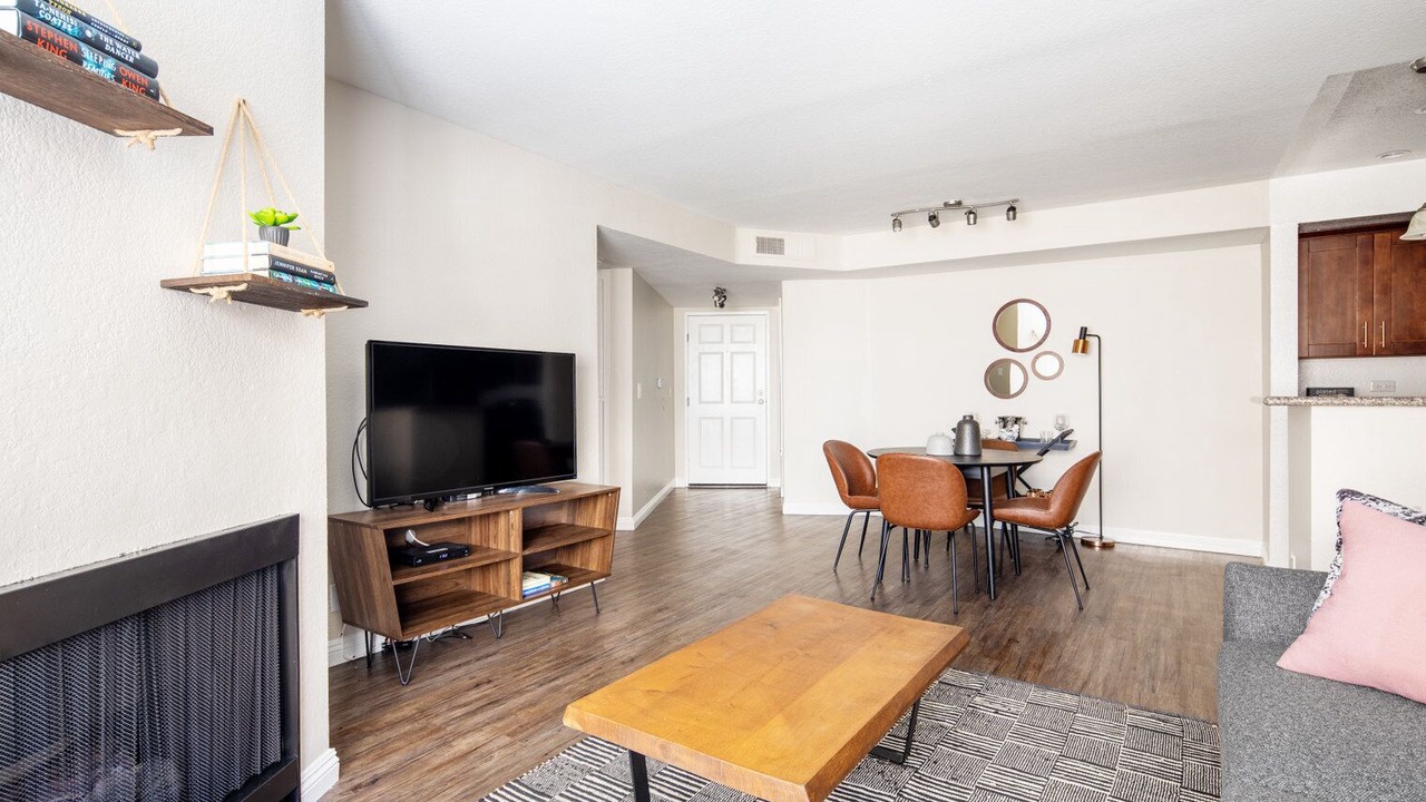 Photo of Livingroom in West Los Angeles