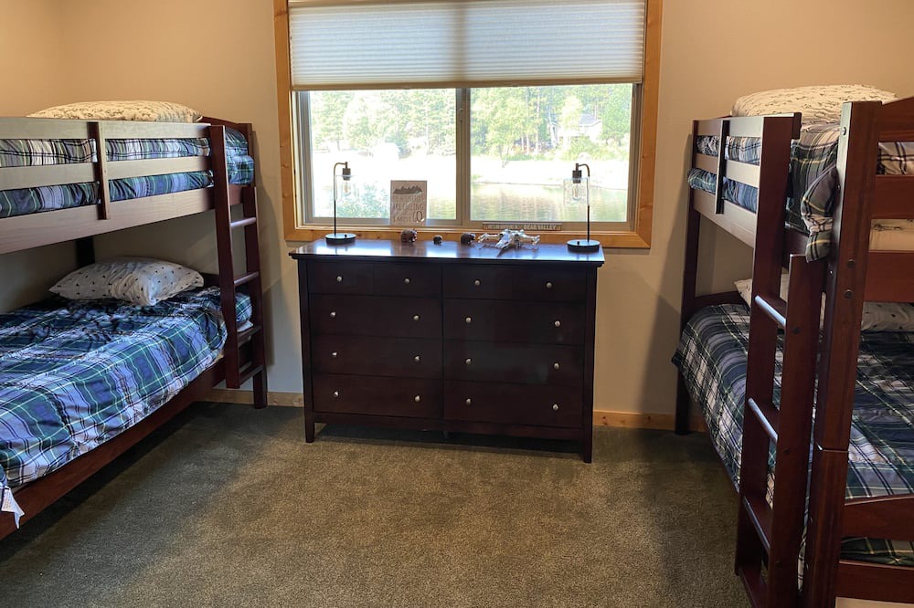 Photo of Bedroom in Forest Meadows