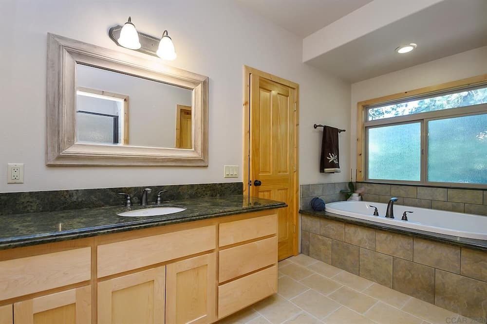 Photo of Bathroom in Forest Meadows
