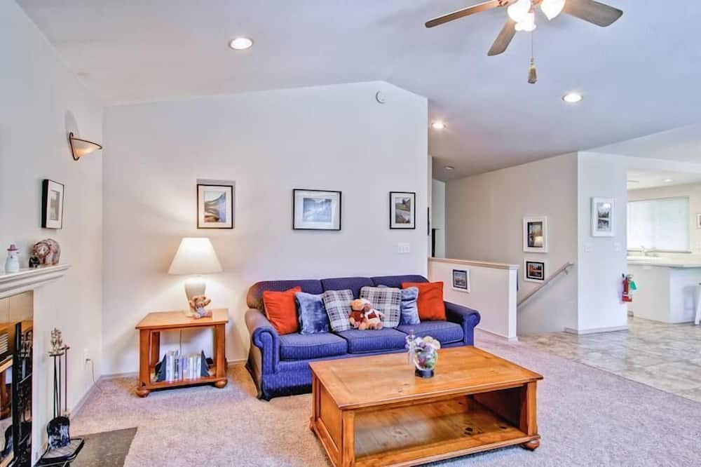 Photo of Livingroom in Yosemite West