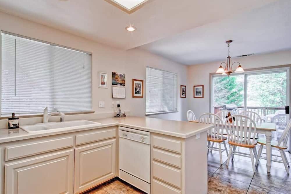 Photo of Kitchen in Yosemite West