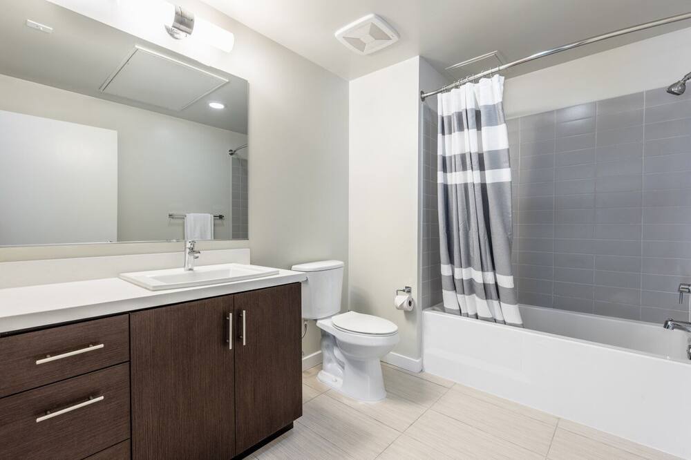 Photo of Bathroom in Wilshire Center