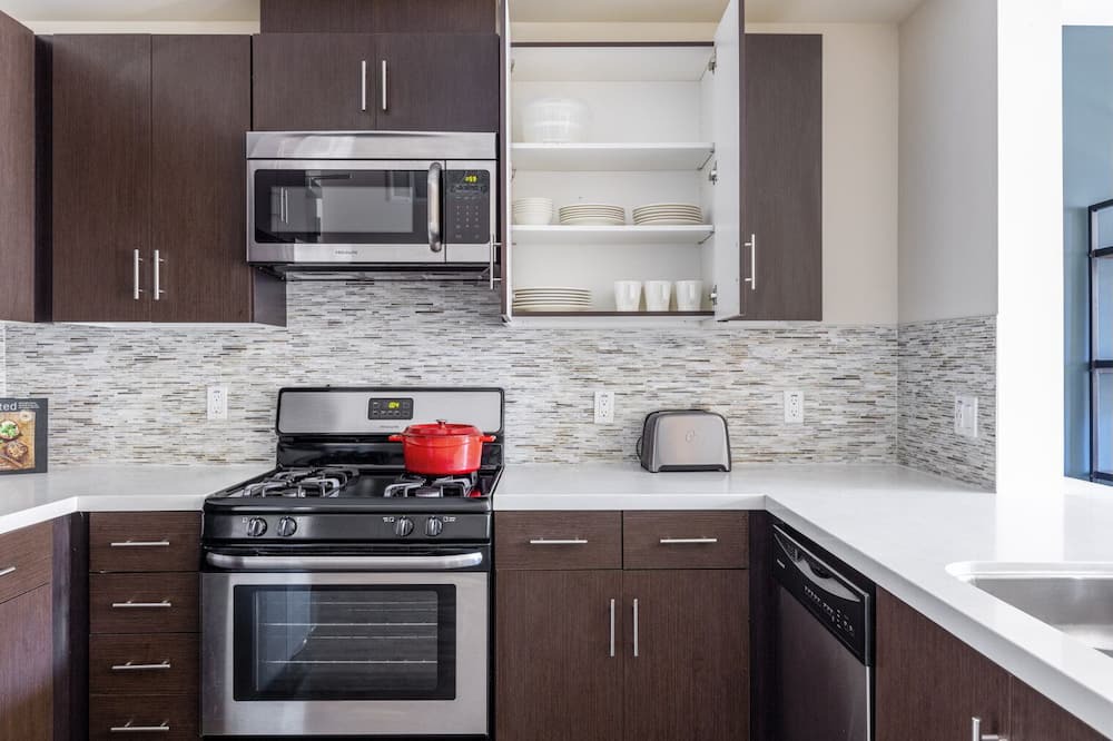 Photo of Kitchen in Wilshire Center