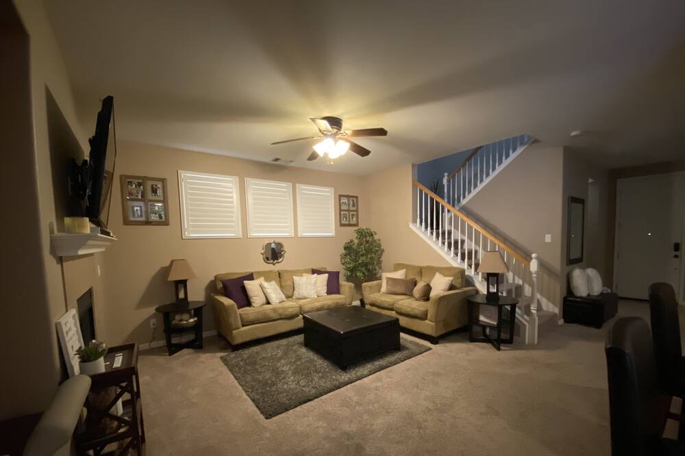 Photo of Livingroom in North Natomas