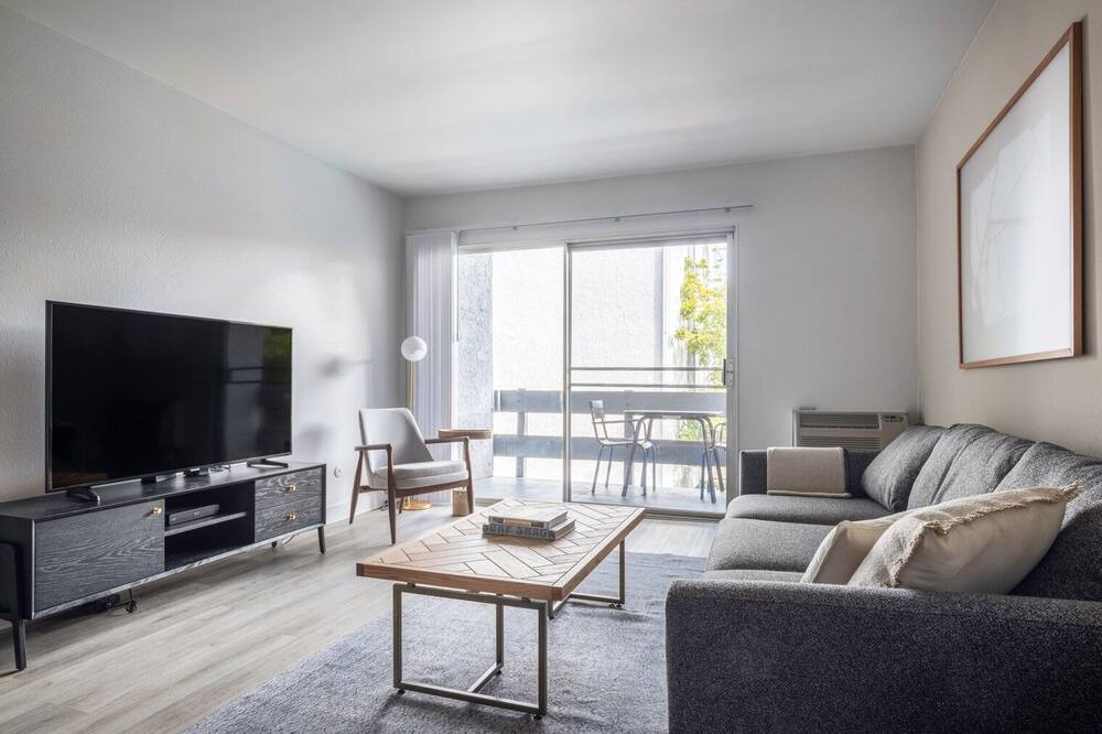 Photo of Livingroom in Rampart Village