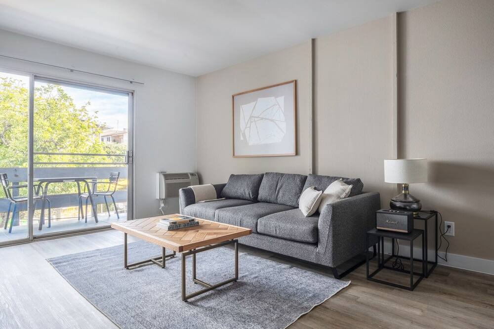 Photo of Livingroom in Rampart Village