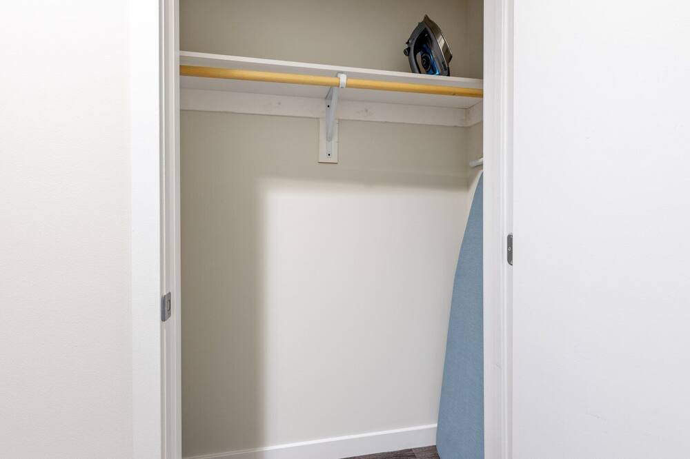 Photo of Bedroom in Wilshire Center