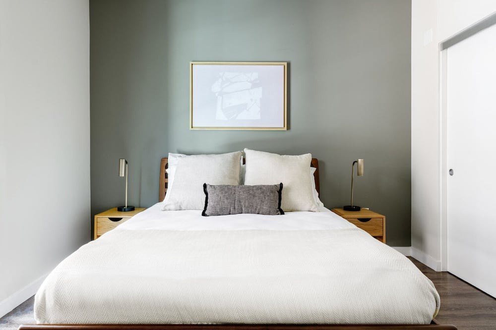 Photo of Bedroom in Wilshire Center