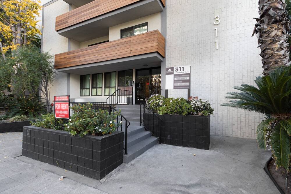 Photo of Outdoor in Beverly Grove