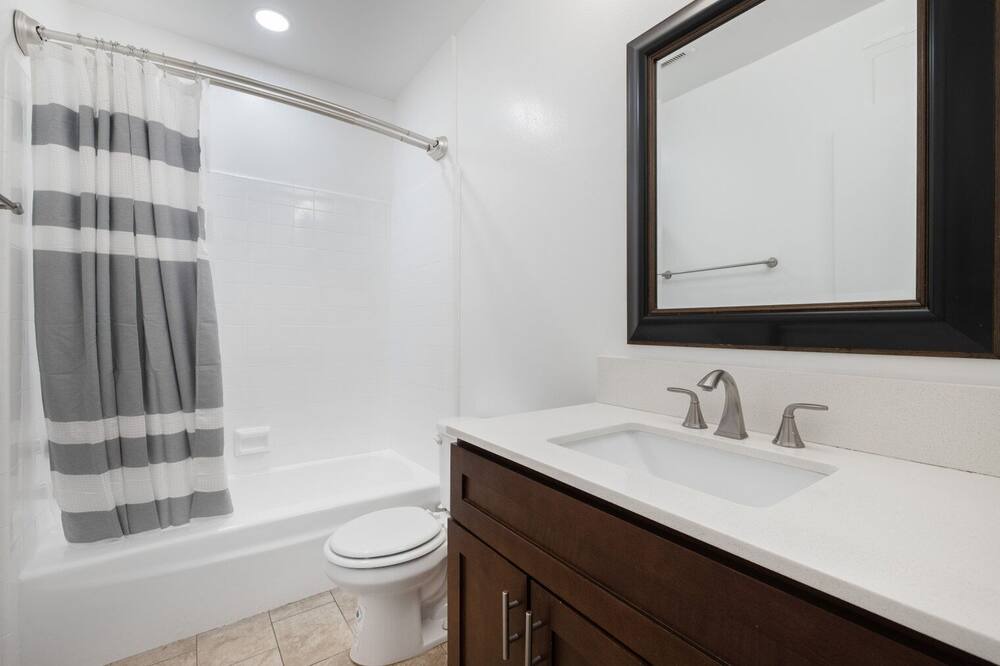 Photo of Bathroom in Beverly Grove