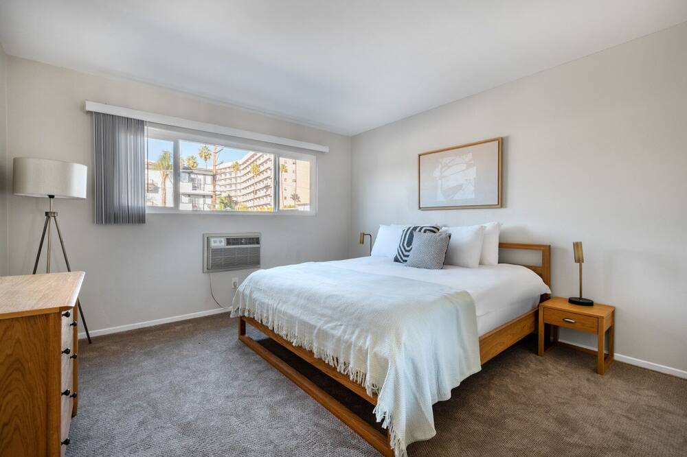Photo of Bedroom in Beverly Grove