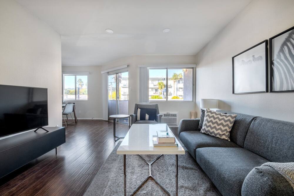 Photo of Livingroom in Beverly Grove