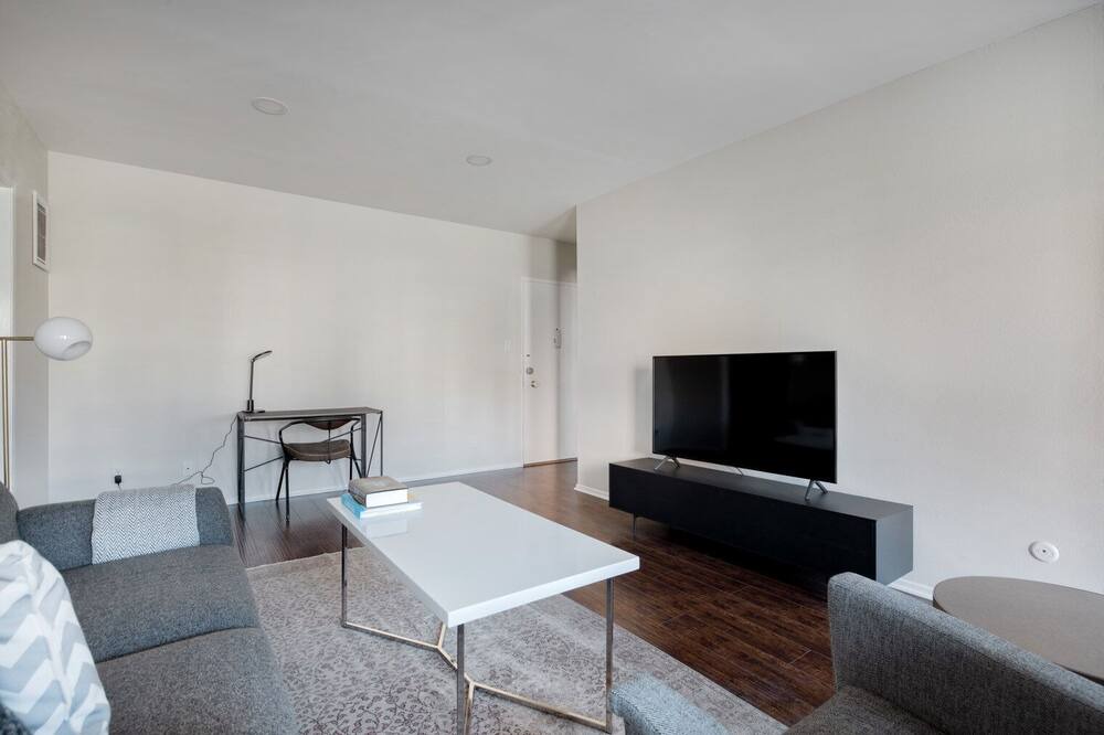 Photo of Livingroom in Beverly Grove