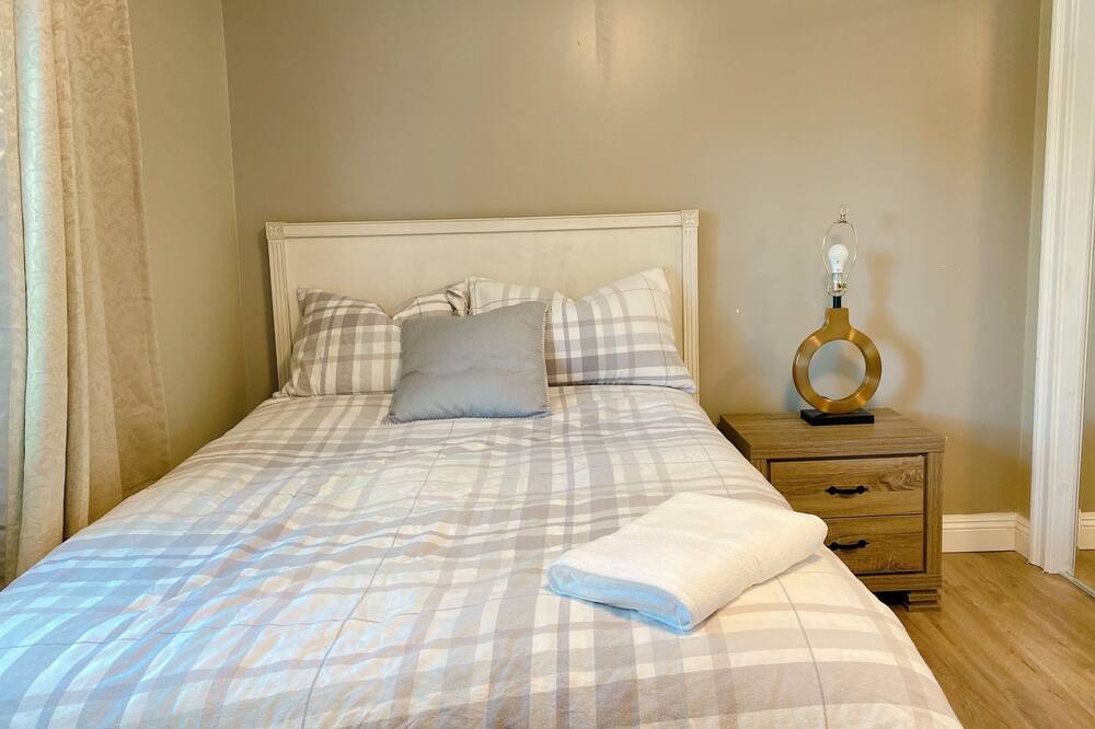 Photo of Bedroom in Duarte