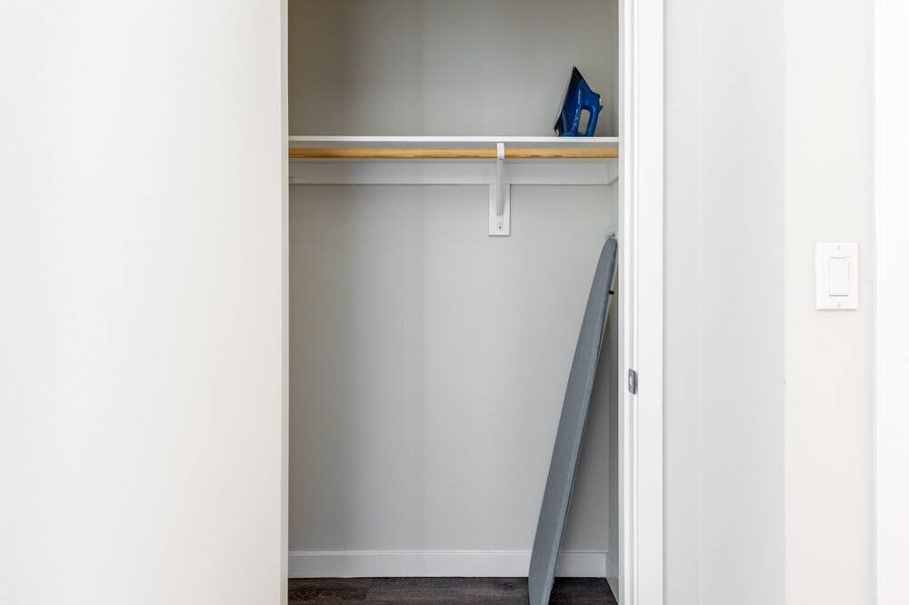 Photo of Bedroom in Wilshire Center