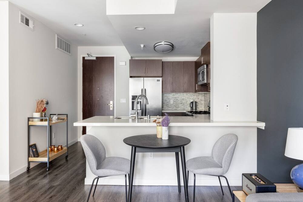 Photo of Kitchen in Wilshire Center
