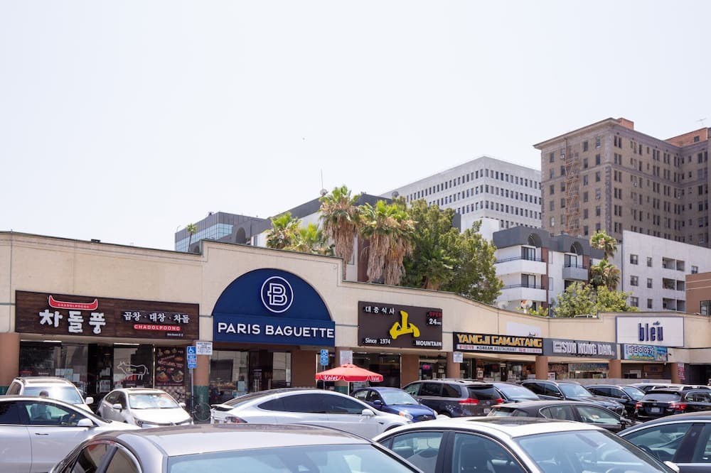 Photo of Outdoor in Wilshire Center