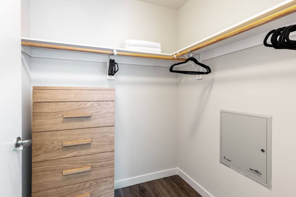Photo of Bedroom in Wilshire Center